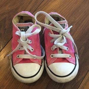 Toddler pink Converse size 7